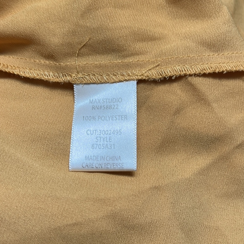 Max Studio yellow top, size M, NWOT. - Picture 6 of 6